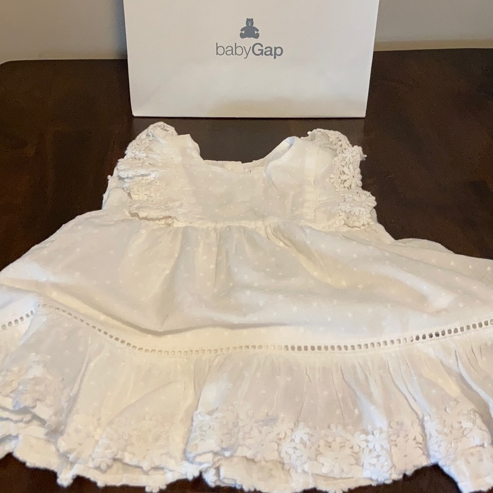 NEW baby GAP 6-12 months dress